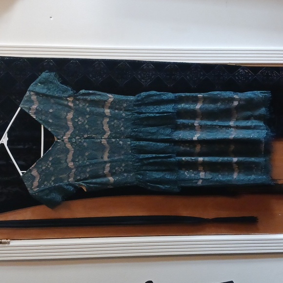 Maeve Dress - Picture 2 of 10